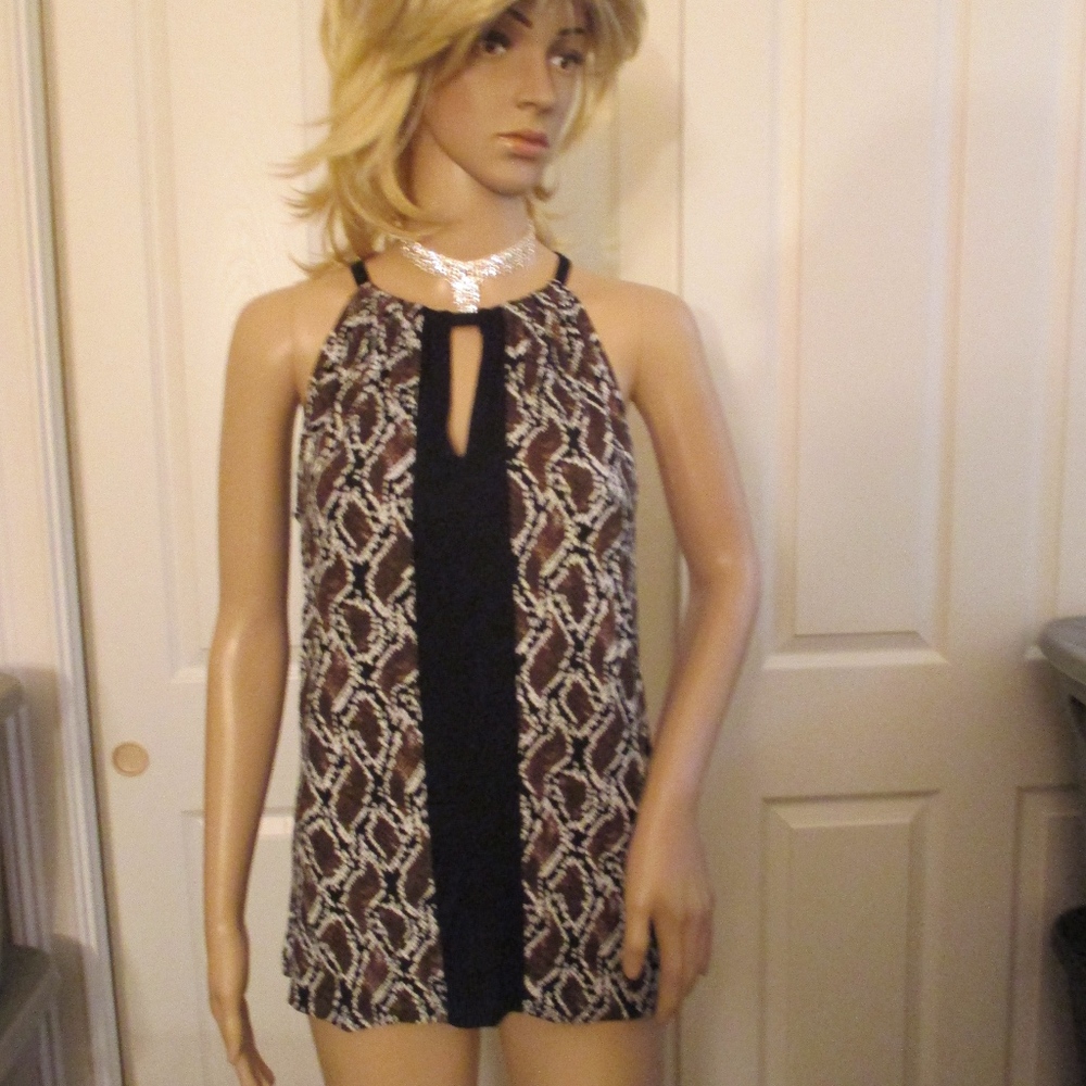 NWT- MICHAEL KORS stretch top - sz L - MSRP $89.50